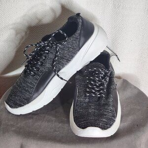 DG Zone Pro Black White Cloth Faux Leather White Rubber Sole Tennis Shoe Size 8